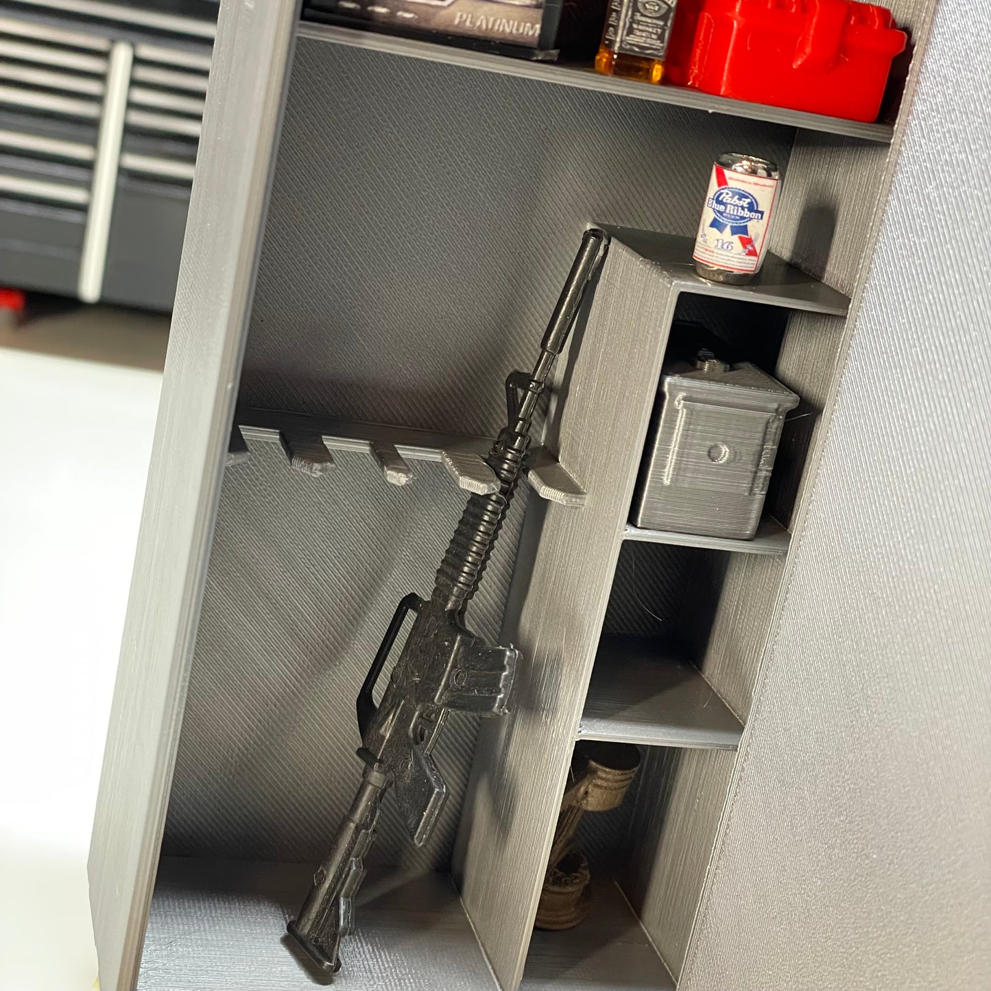 1/10 Scale Safe for Scale Garage Diorama