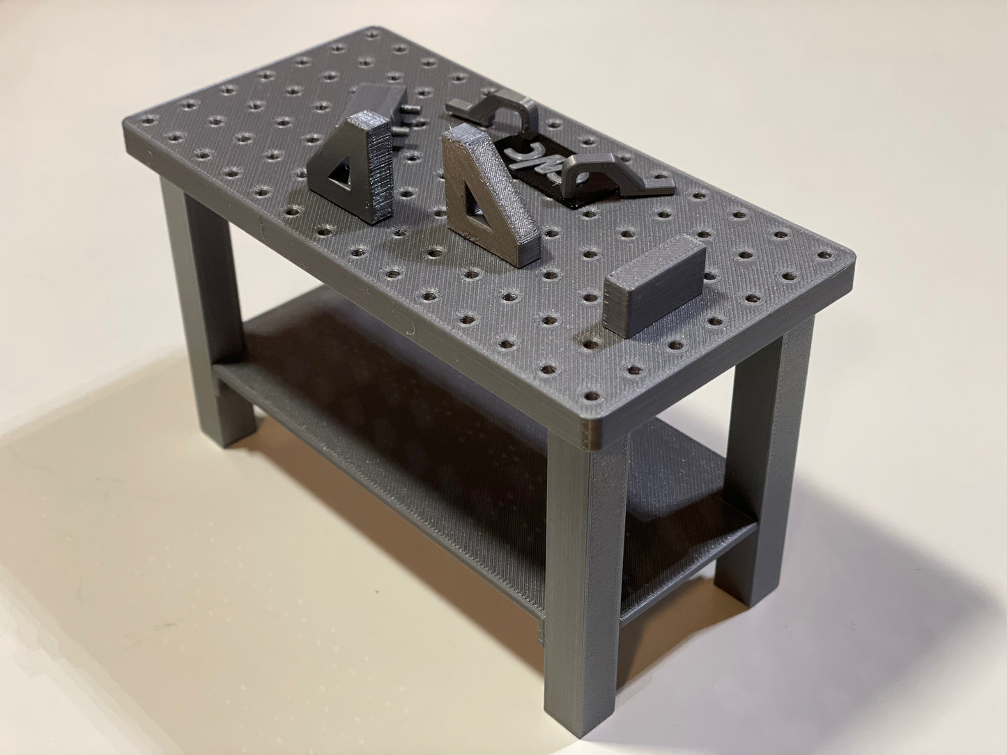 1/10 Scale Welding Table w/Fixtures
