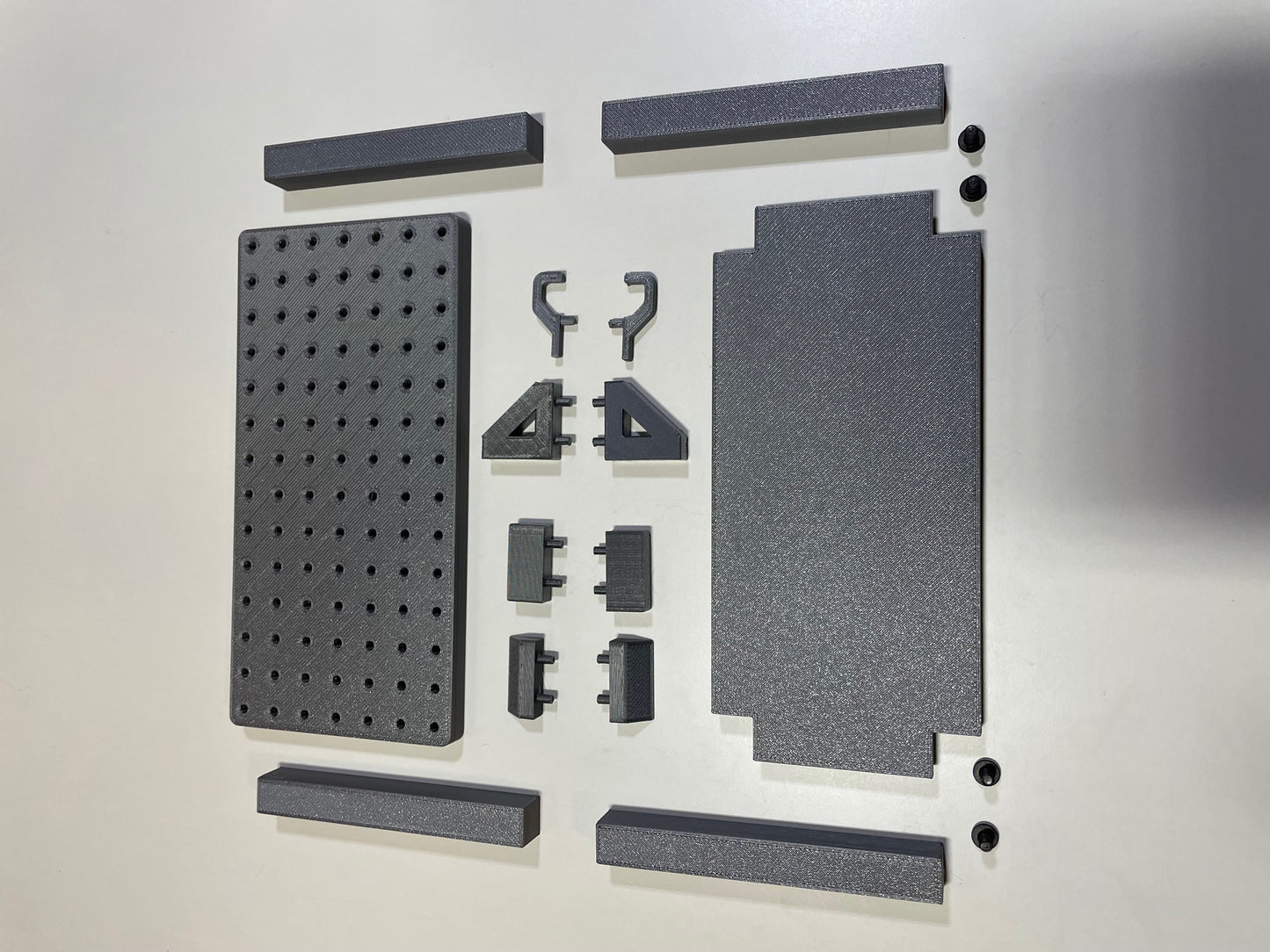 1/10 Scale Welding Table w/Fixtures