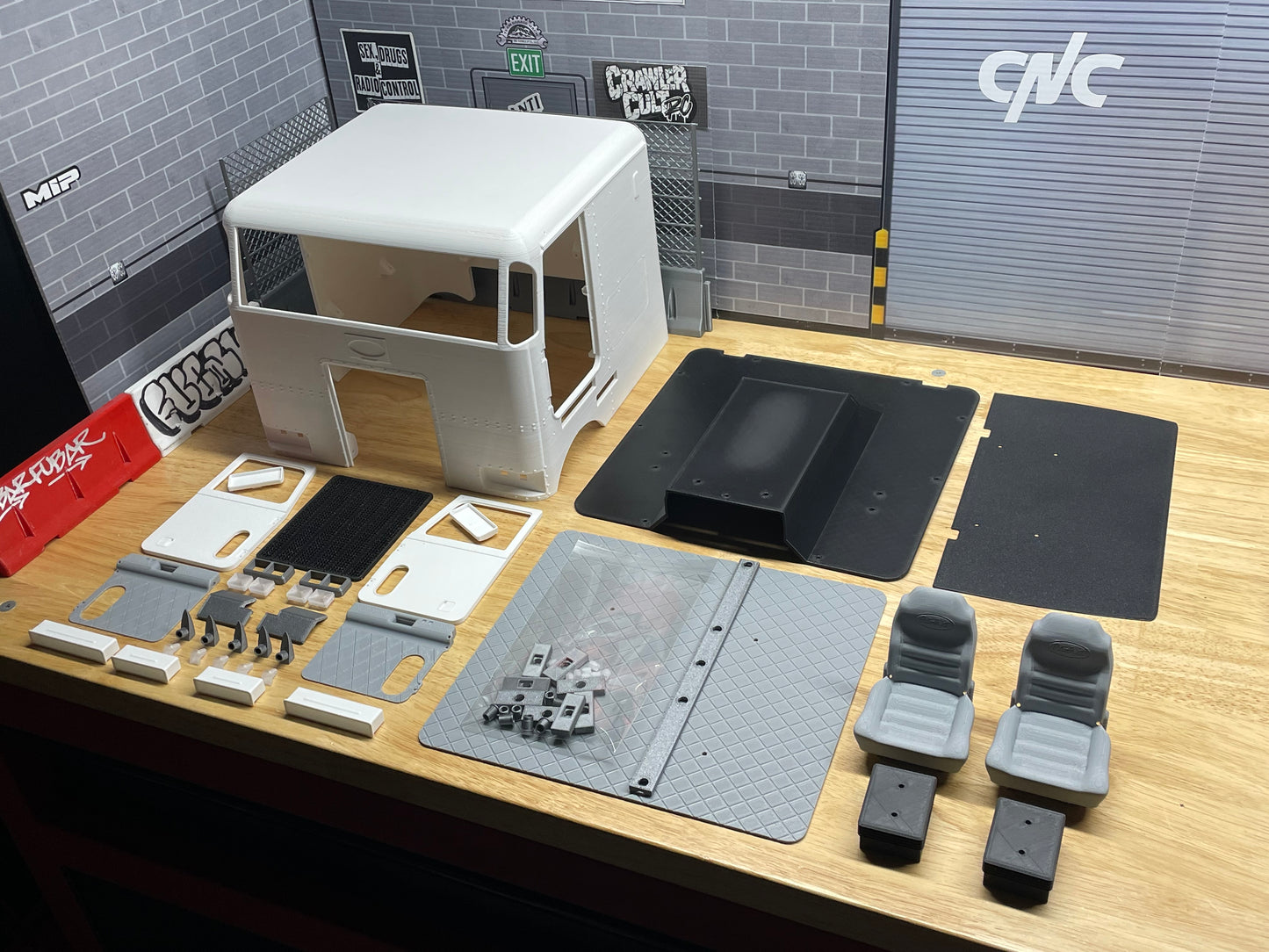 1/10 Scale COE Semi Tractor Builders Kit